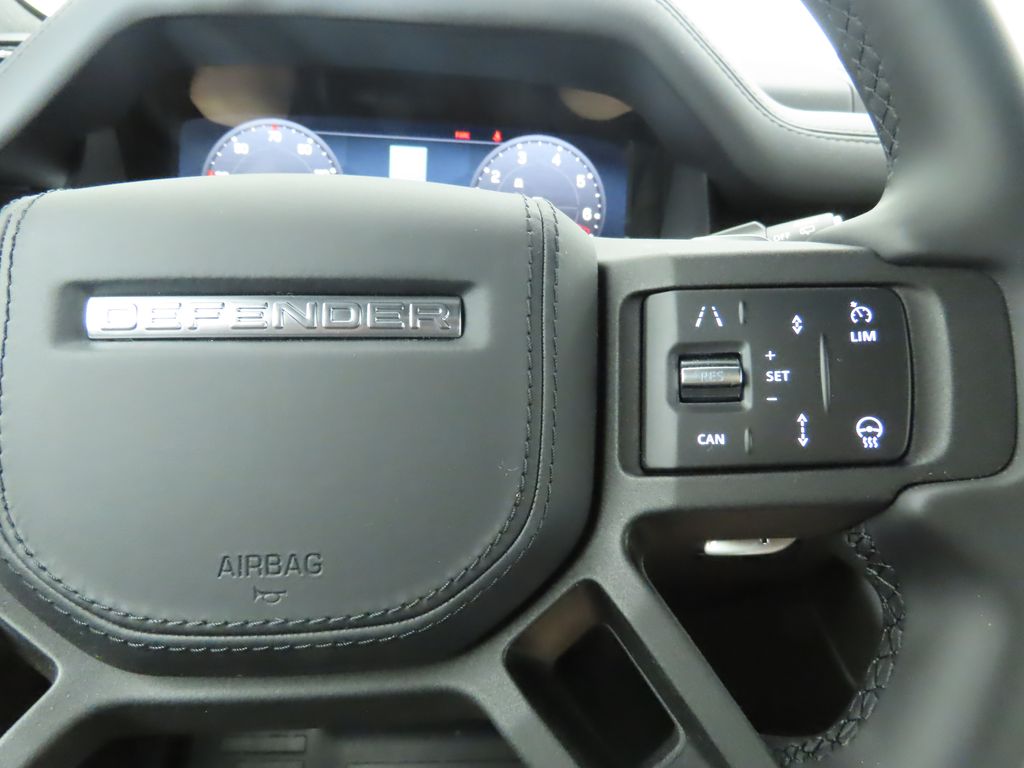 2025 Land Rover Defender 130 13