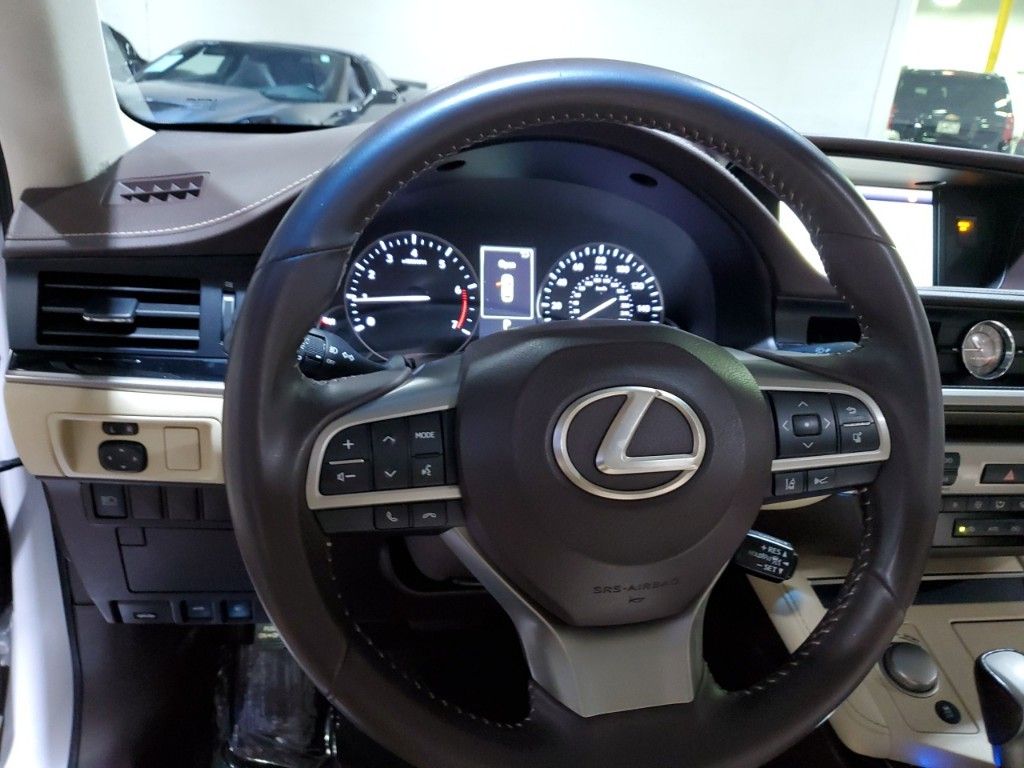 2018 Lexus ES 350 28