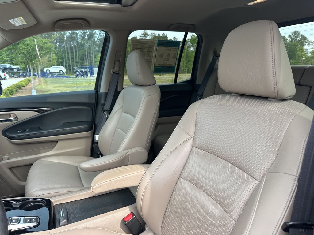2020 Deep Scarlet Pearl Honda Ridgeline RTL-E AWD Truck