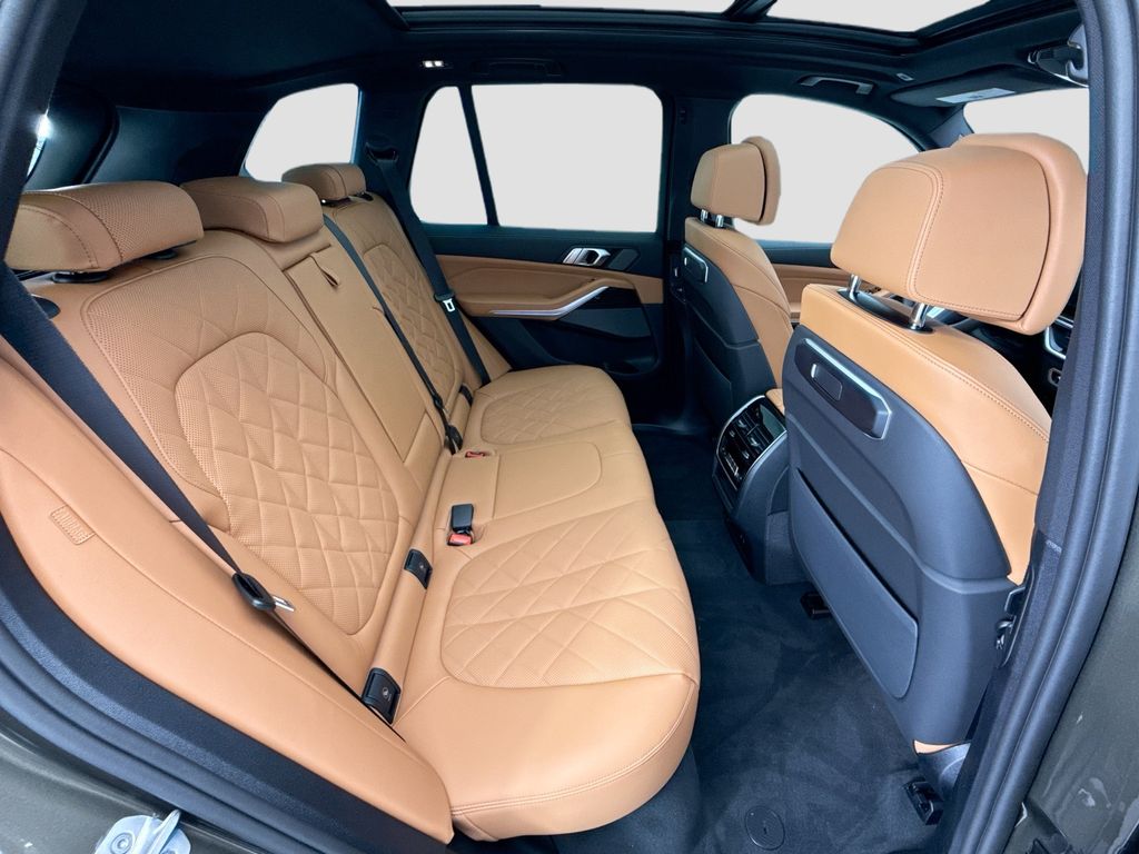 Thumbnail: 2026 BMW X5 - 21