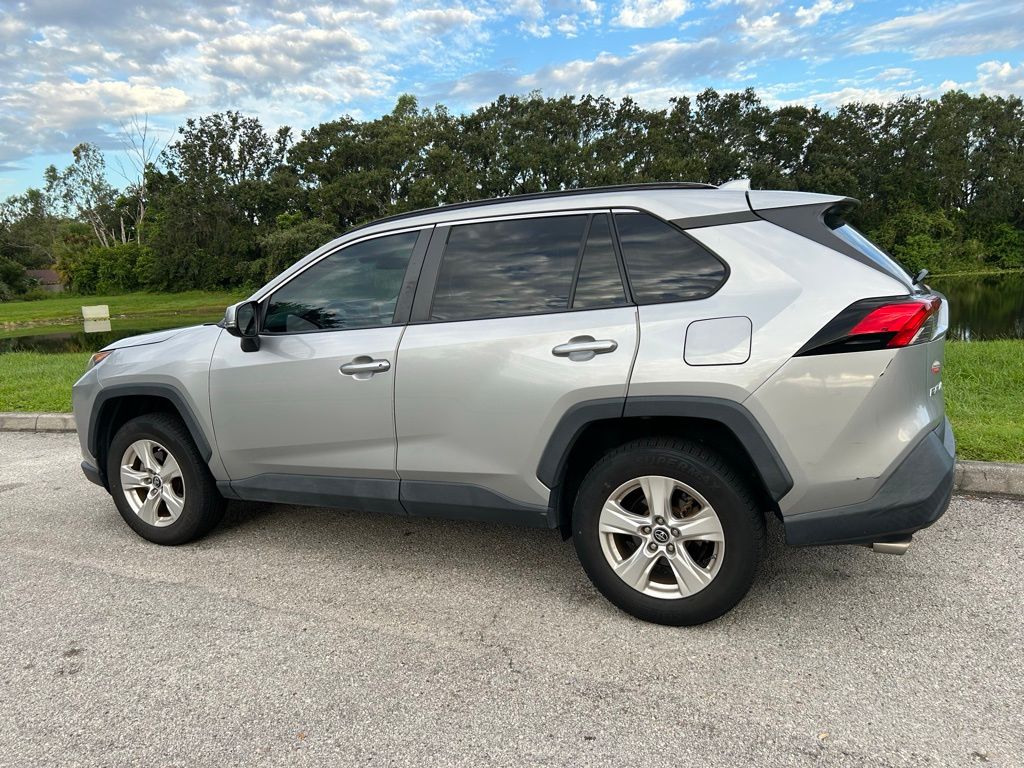 Thumbnail: 2019 Toyota RAV4 - 3