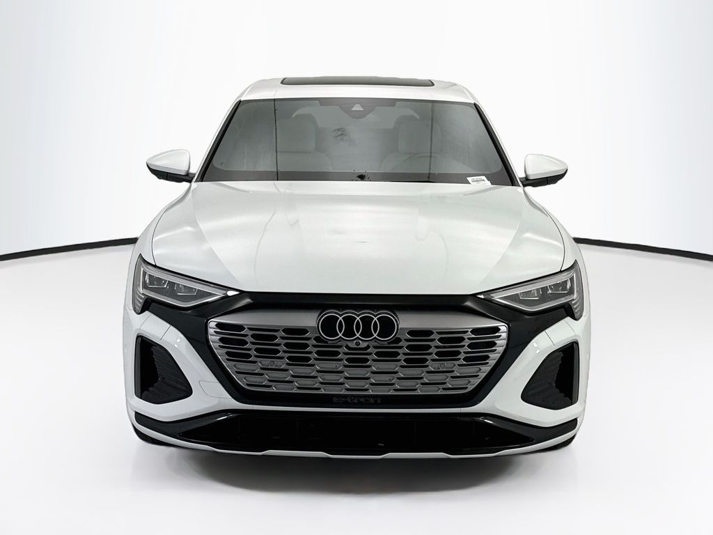 Thumbnail: 2024 Audi Q8 e-tron - 2