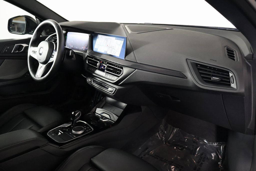 Thumbnail: 2024 BMW 2 Series - 10