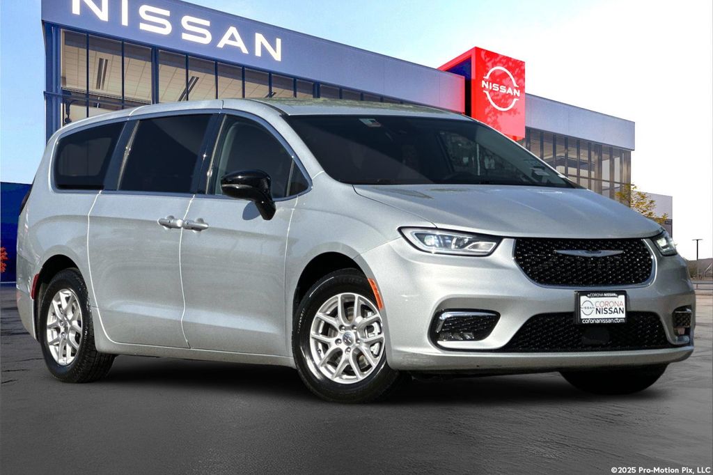 2024 Chrysler Pacifica