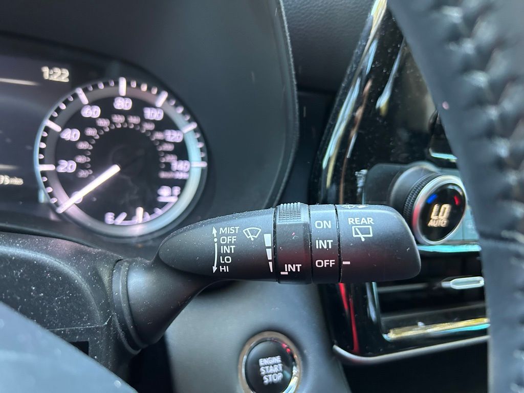 Thumbnail: 2023 Toyota Highlander - 20