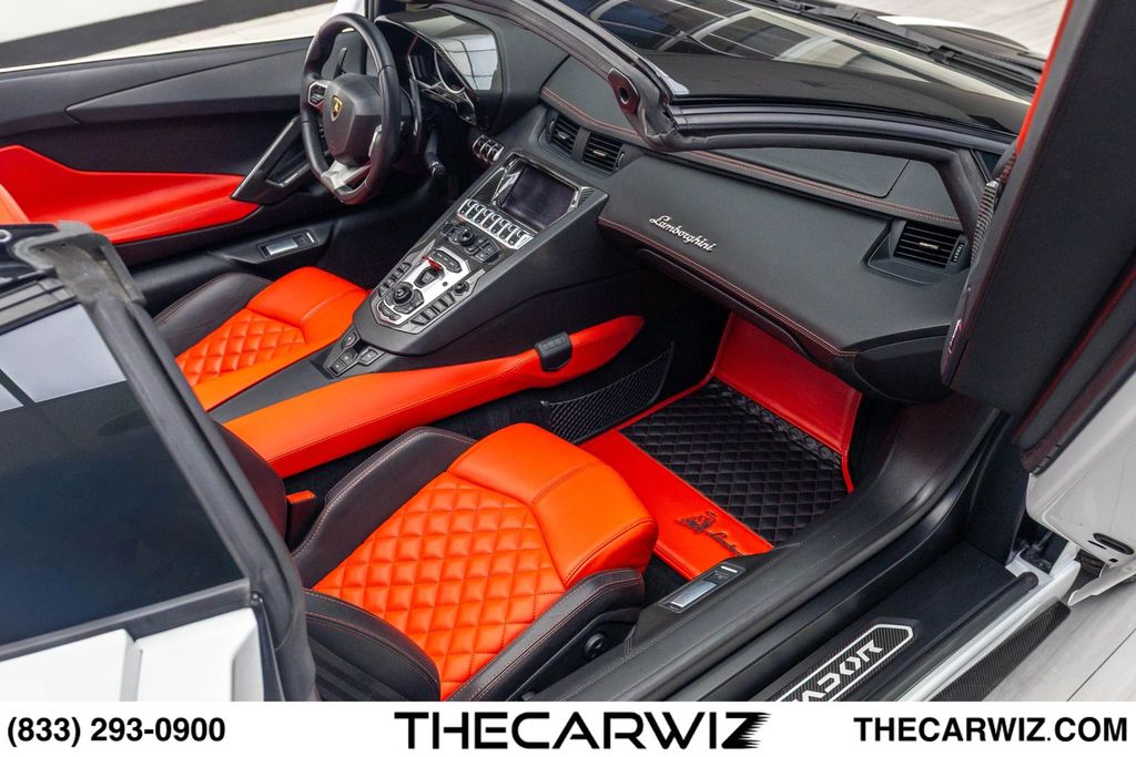 2017 Lamborghini Aventador Base - Photo 76