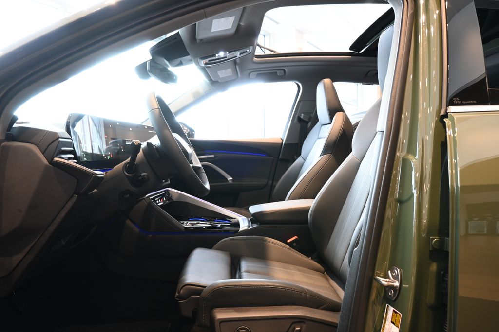 Thumbnail: 2025 Audi Q5 - 3