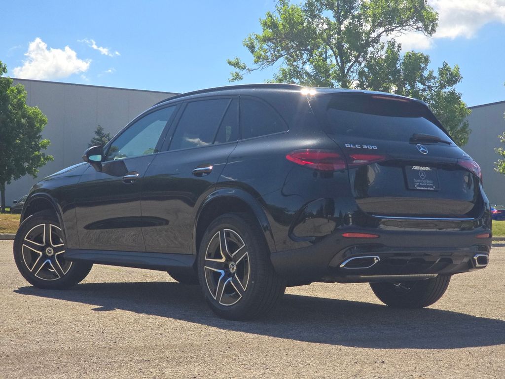 New 2026 Black Mercedes-Benz GLC 300 image 16