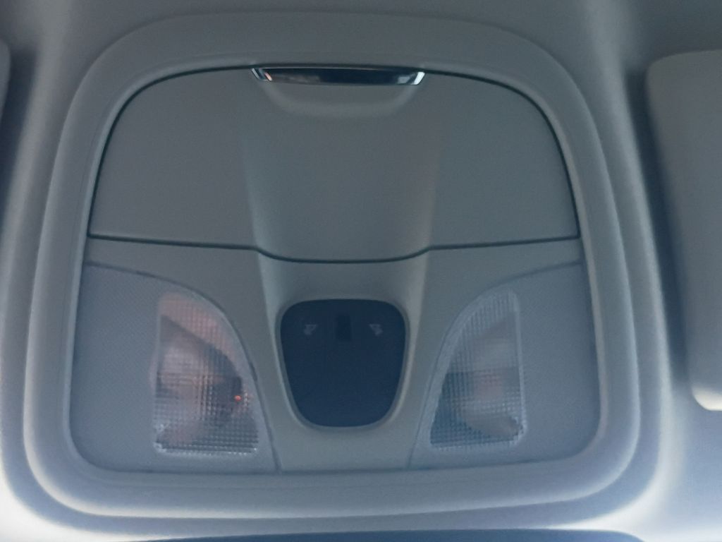 Used Car 2023 Jeep Cherokee  Altitude For Sale Under $25,000 In Austin, Texas