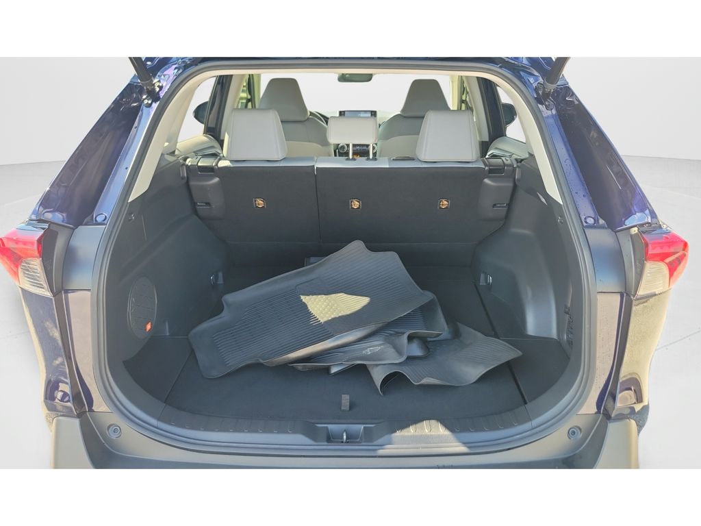 Certified Used 2020  Toyota Limited image 9