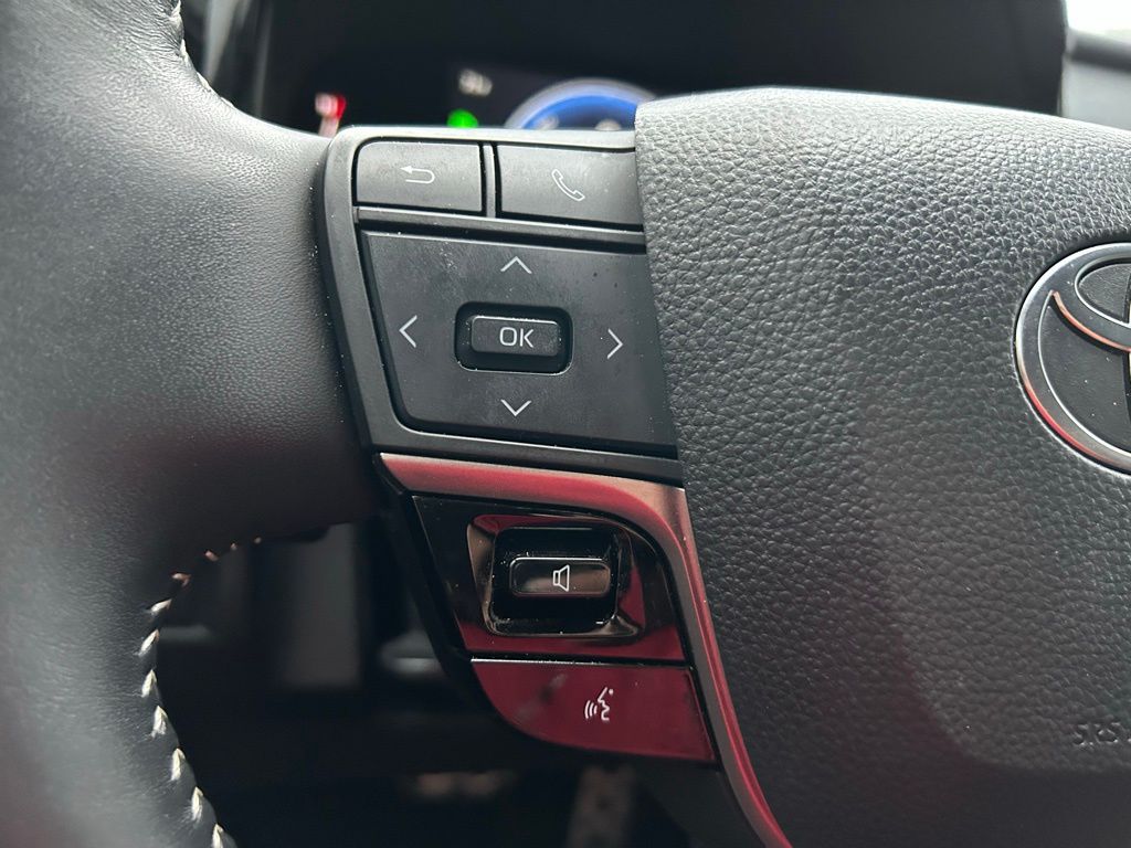 Thumbnail: 2025 Toyota Camry - 20