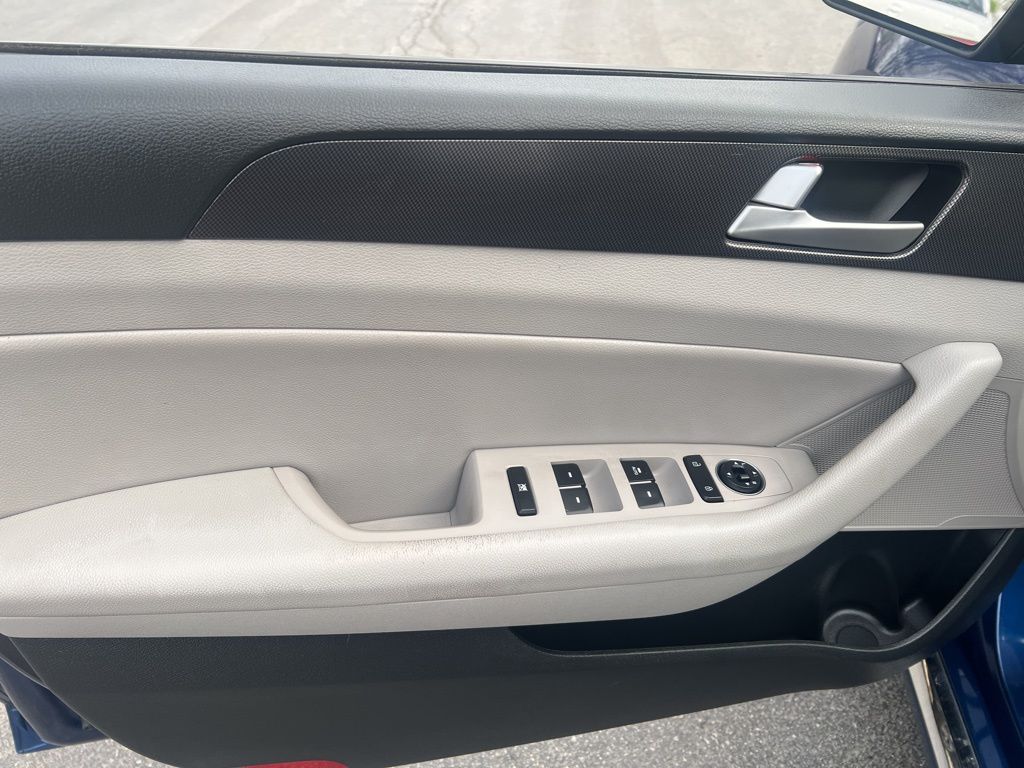 2017 Hyundai Sonata Sport photo