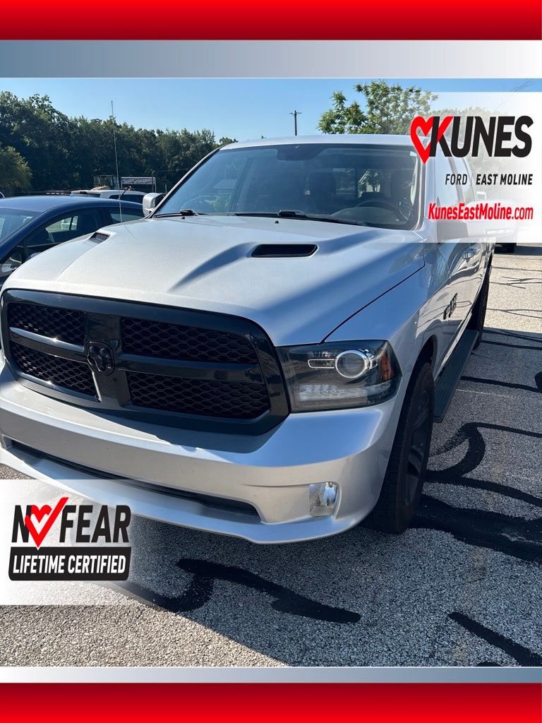 Bright Silver Metallic Clearcoat 2018 RAM 1500 Pickup Truck Four-Wheel Drive 8-Speed Automatic