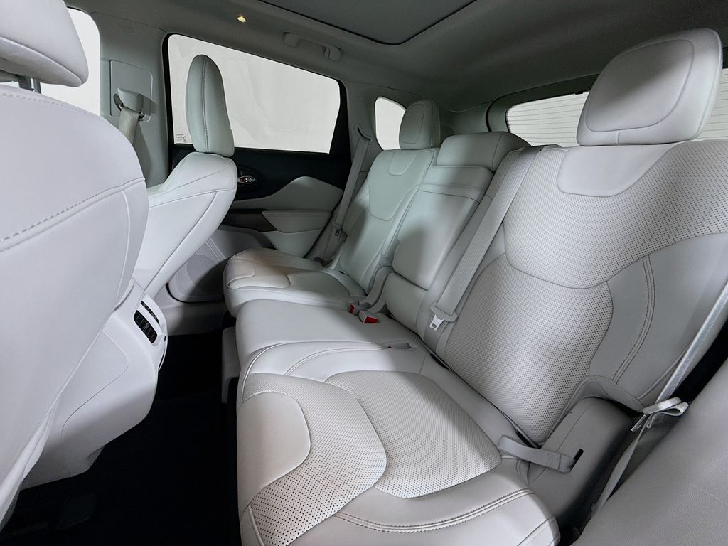 2019 Jeep Cherokee Limited Edition 24