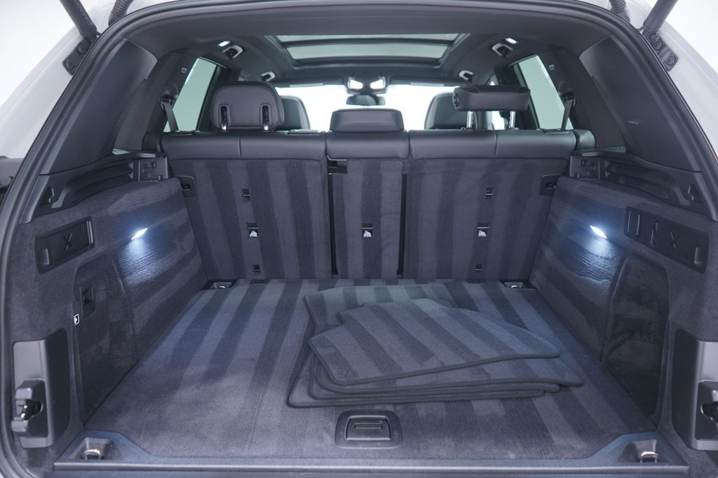 2025 BMW X5 M60i 22