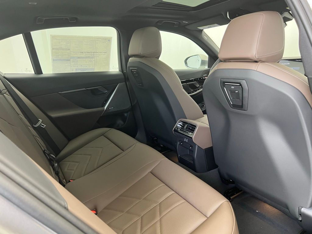 Thumbnail: 2026 BMW 5 Series - 8