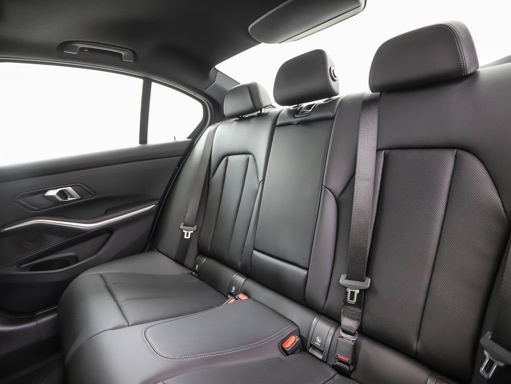 Thumbnail: 2026 BMW 3 Series - 24