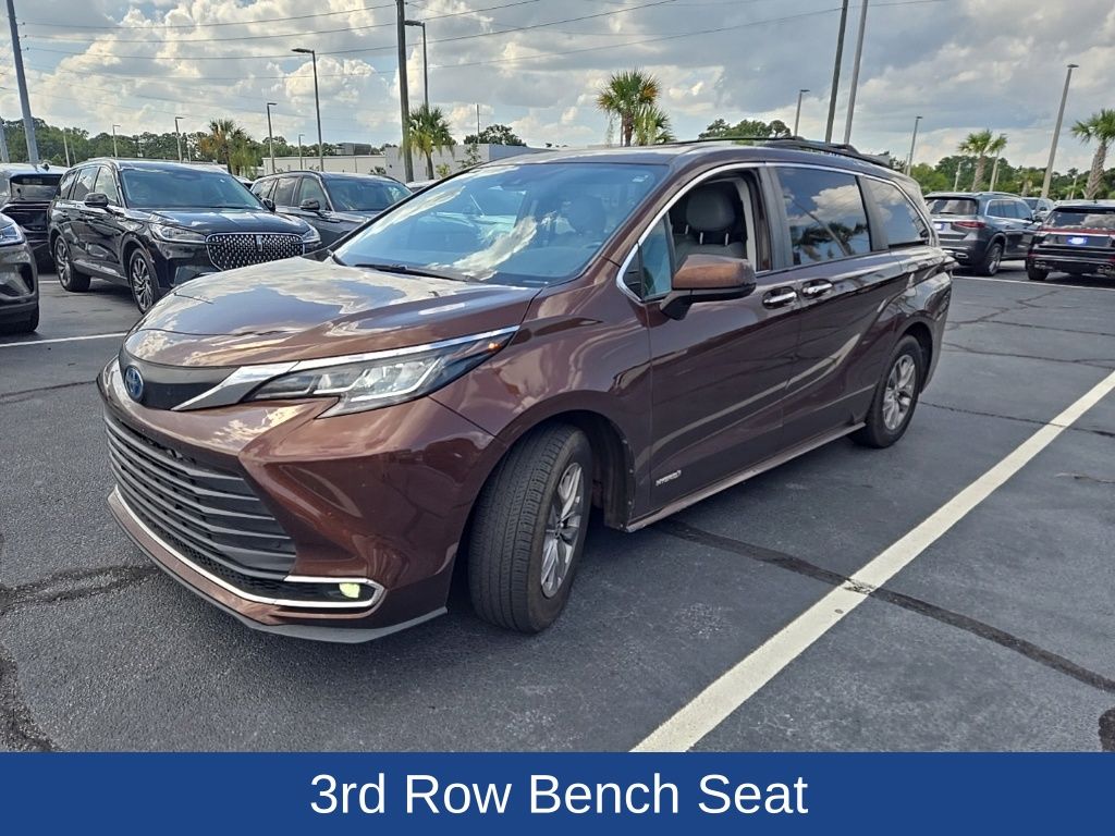 2021 Toyota Sienna XLE
