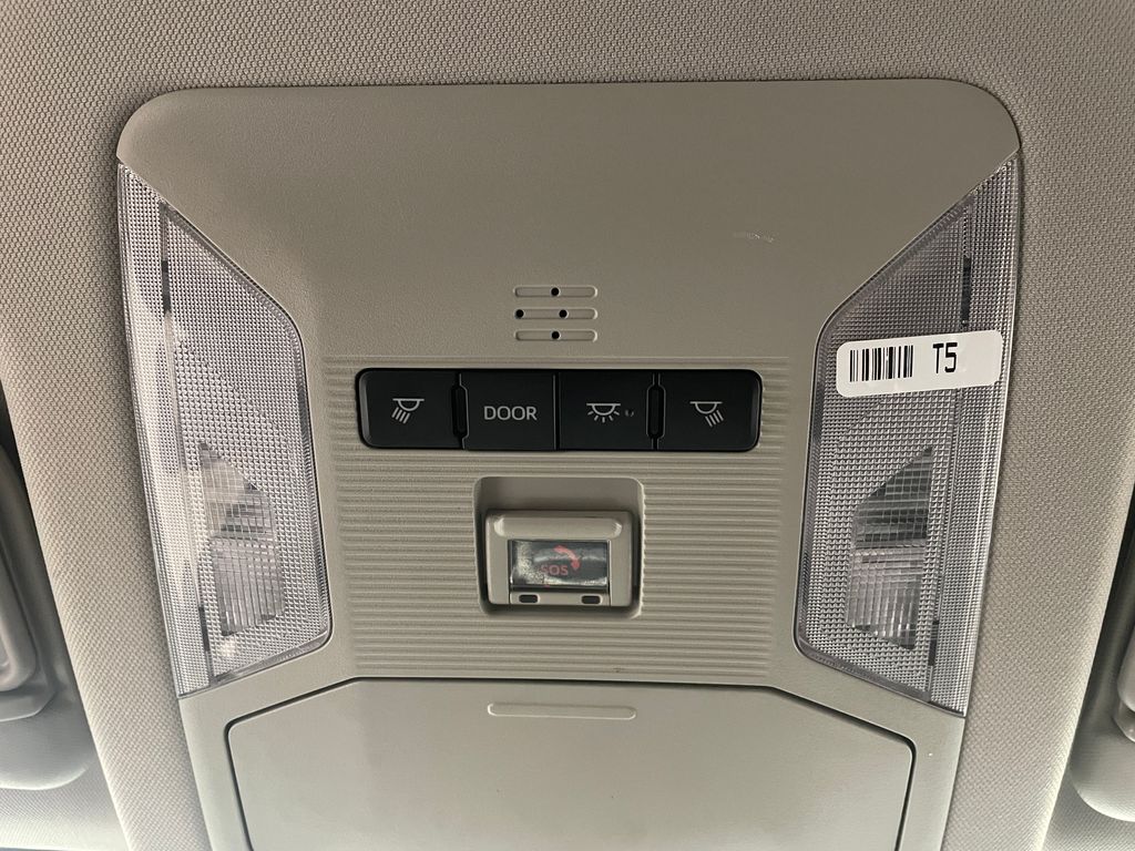 2023 Toyota RAV4 XLE 31