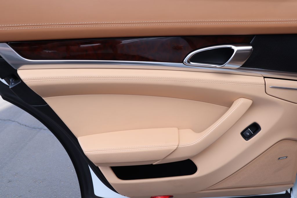 Thumbnail: 2014 Porsche Panamera - 25