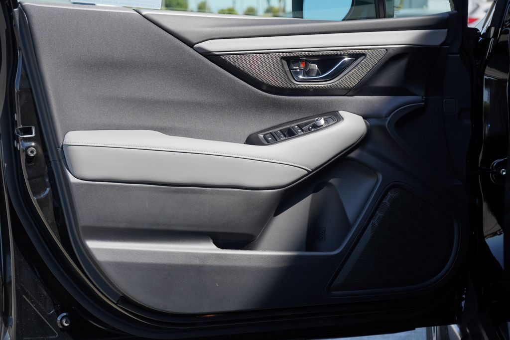 2025 Subaru Outback Premium 18