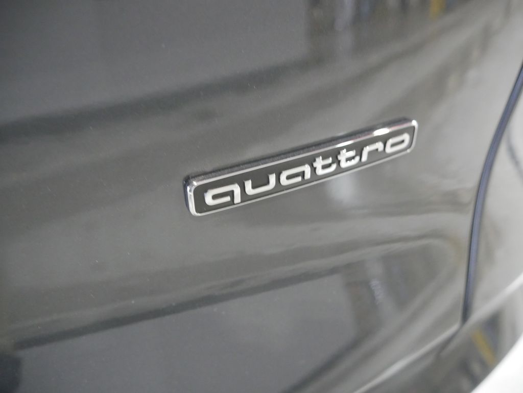 Thumbnail: 2025 Audi Q5 - 10