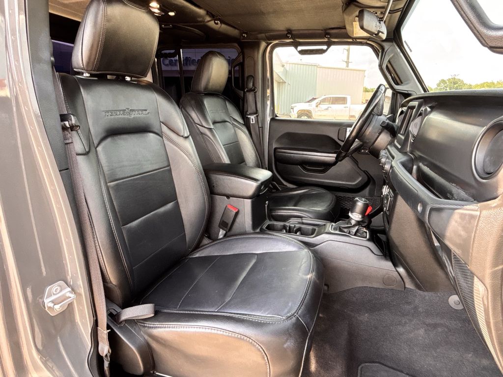 Used Car 2021 Jeep Gladiator  For Sale Under $30,000 In Corsicana, Texas