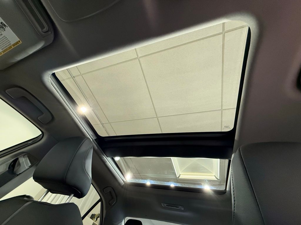 Thumbnail: 2024 Toyota Camry - 17