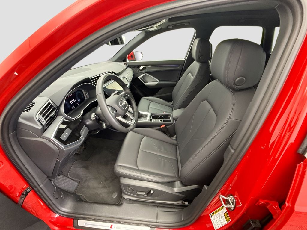 Thumbnail: 2025 Audi Q3 - 17