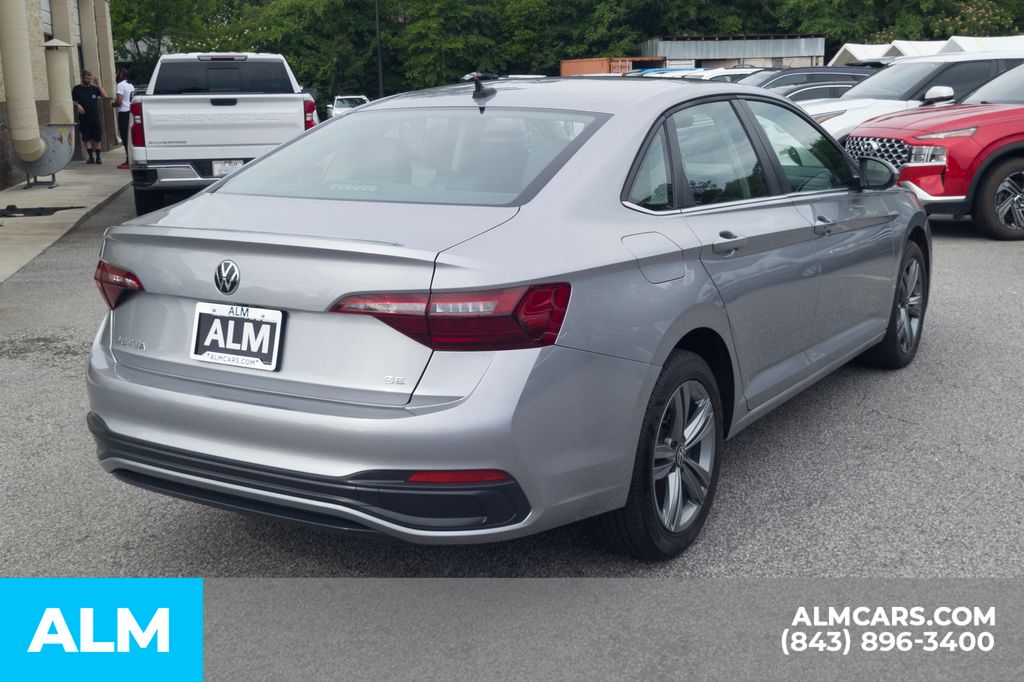 Used 2024 Platinum Gray Metallic Volkswagen 1.5T SE image 5