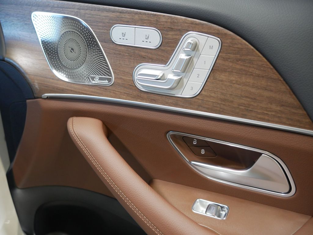 Thumbnail: 2026 Mercedes-Benz GLE - 28