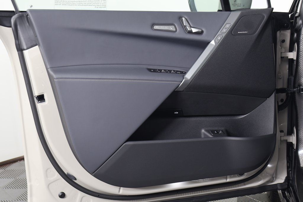 Thumbnail: 2026 BMW iX - 7