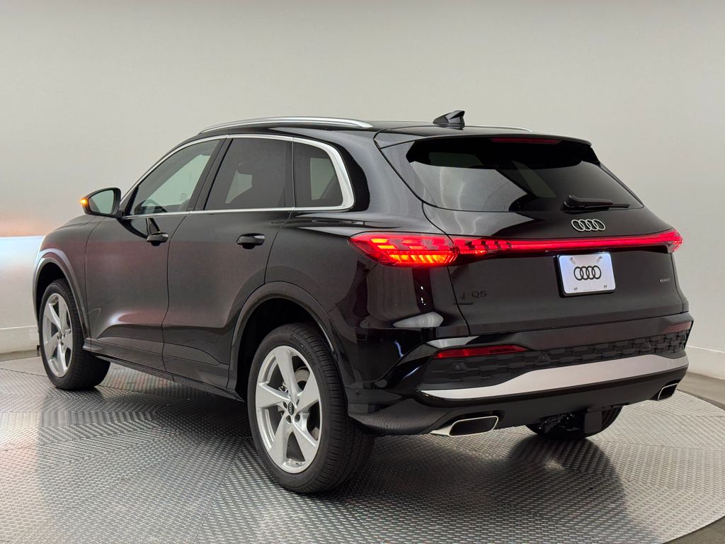Thumbnail: 2025 Audi Q5 - 9