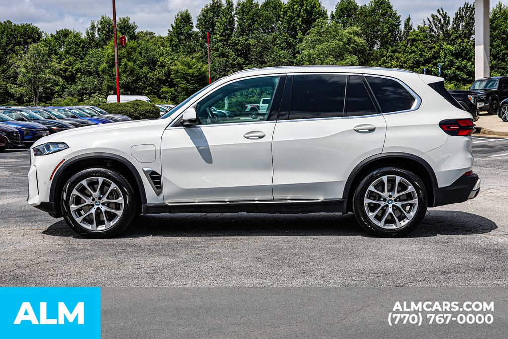 Used 2025 White BMW xDrive50e image 9