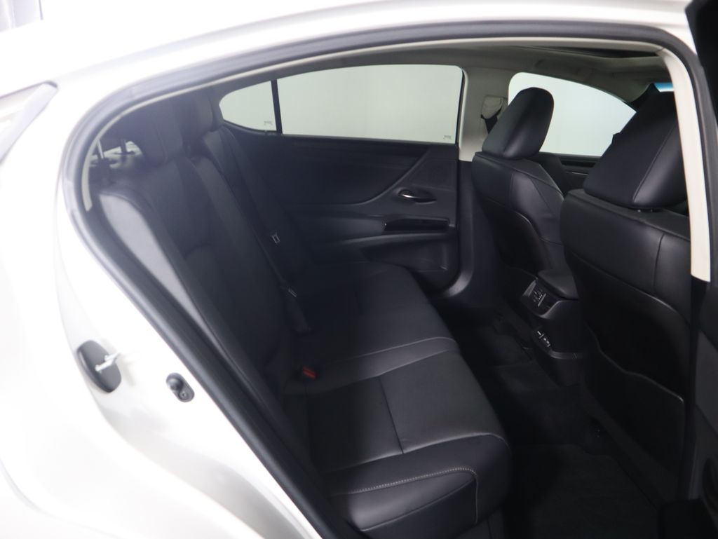 Thumbnail: 2023 Lexus ES - 22