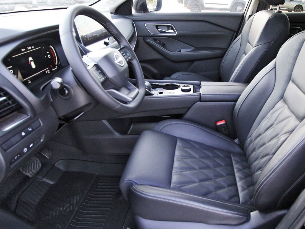 2026 Nissan Rogue Platinum - 4