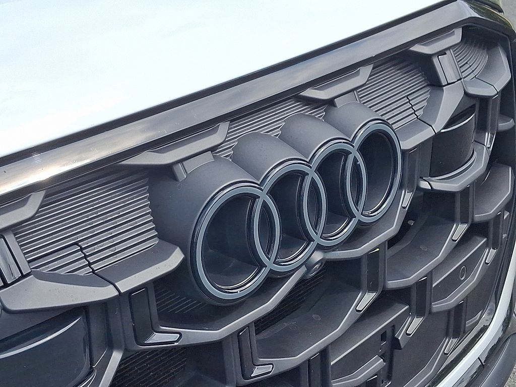 Thumbnail: 2025 Audi SQ7 - 31