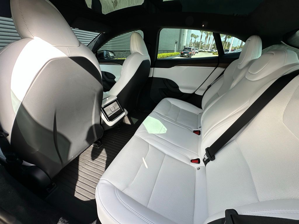 Thumbnail: 2022 Tesla Model S - 28