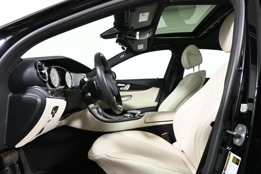 Thumbnail: 2017 Mercedes-Benz E-Class - 3