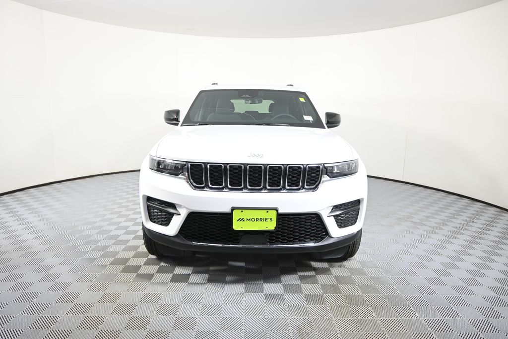 New Bright White Clearcoat 2026 Jeep Grand Cherokee Laredo for