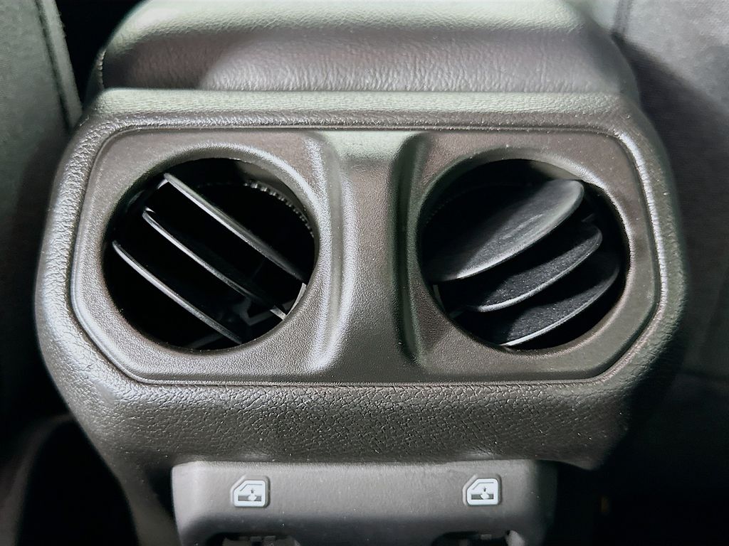 Thumbnail: 2024 Jeep Gladiator - 24