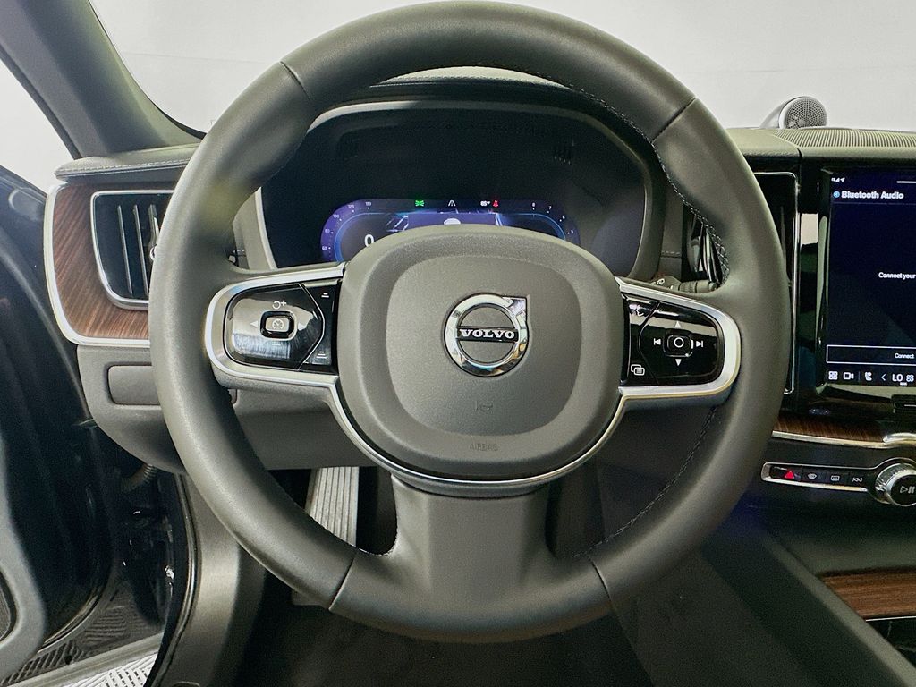 Thumbnail: 2023 Volvo XC60 - 11
