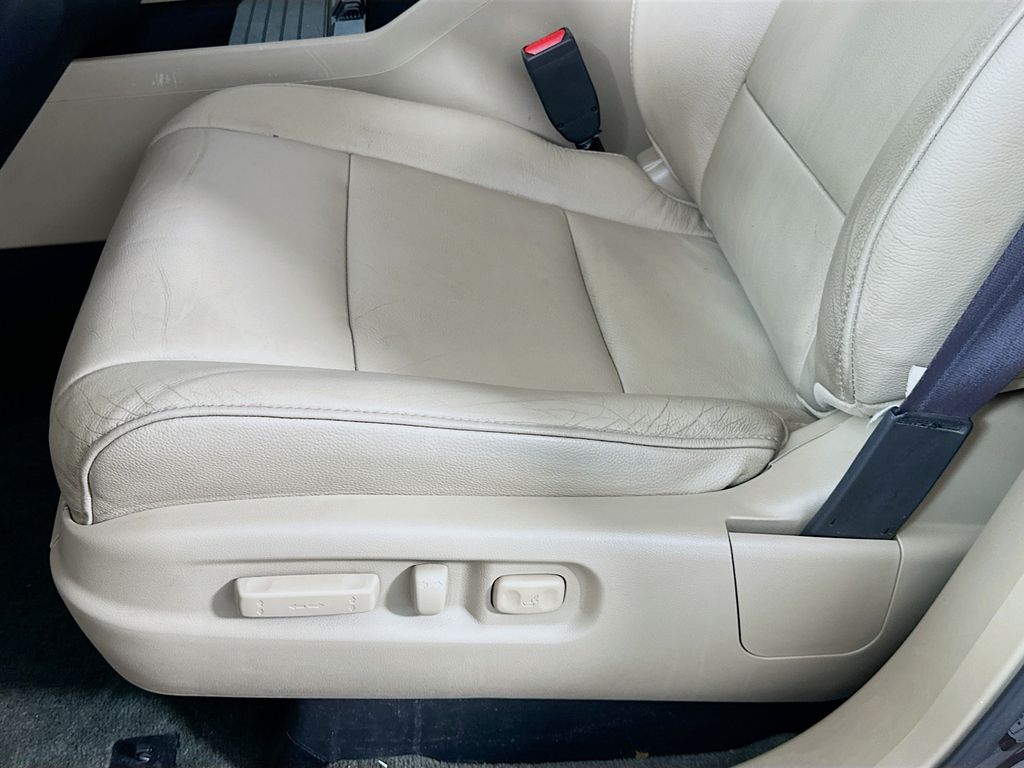 Thumbnail: 2014 Honda Pilot - 19