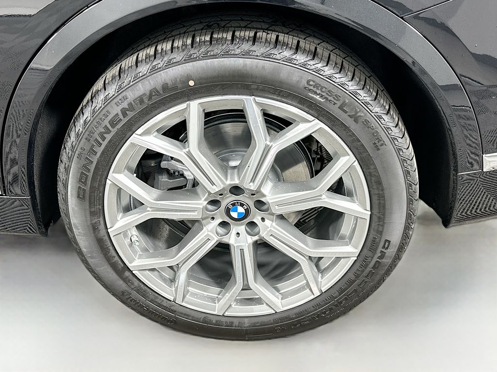 Thumbnail: 2026 BMW X7 - 23