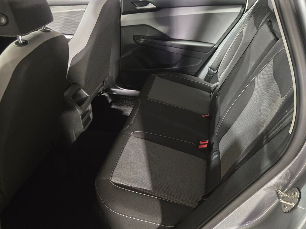 2023 Volkswagen Taos - $17,800
