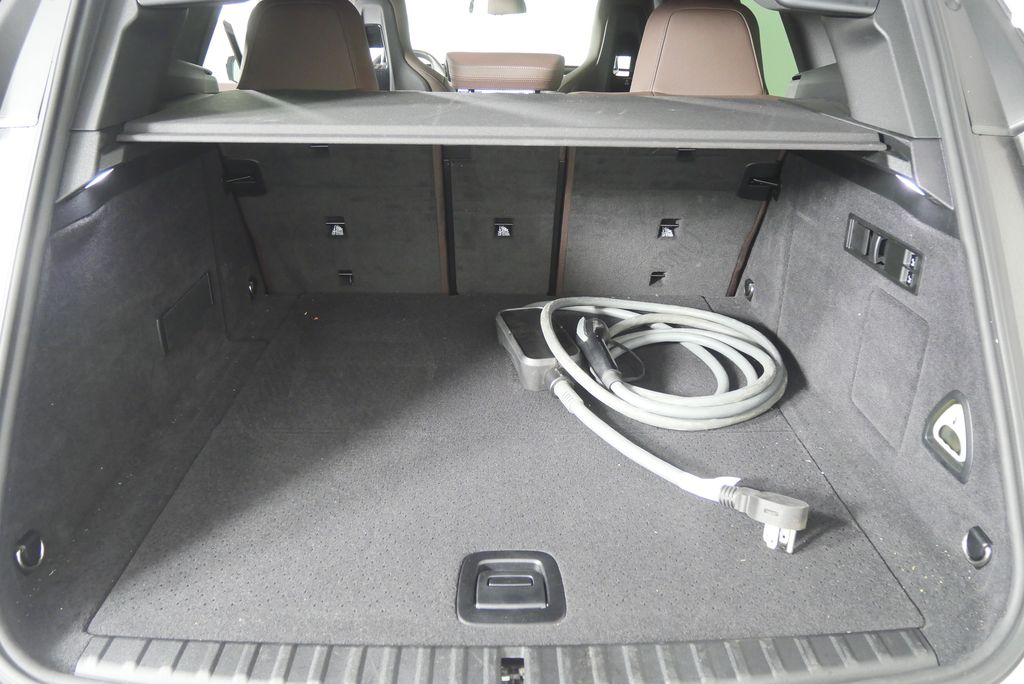 Thumbnail: 2024 BMW iX - 16