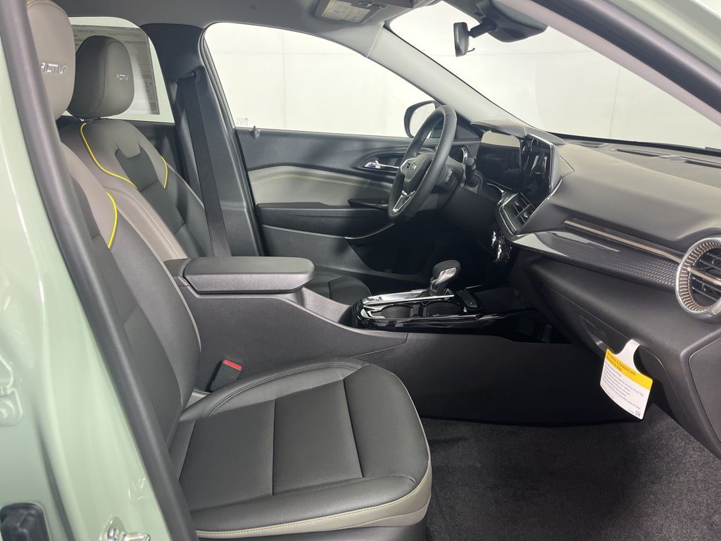 Thumbnail: 2026 Chevrolet Trax - 8