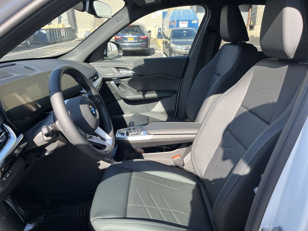 Thumbnail: 2026 BMW X1 - 11