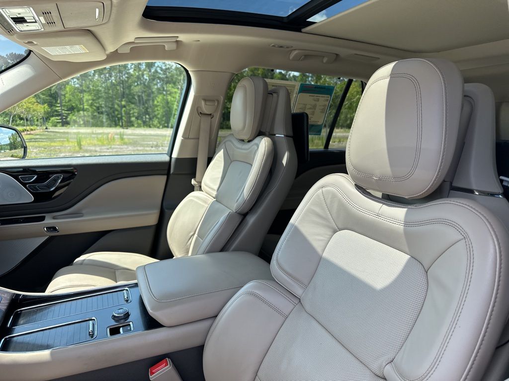 2021 Pristine White Lincoln Aviator Reserve AWD SUV