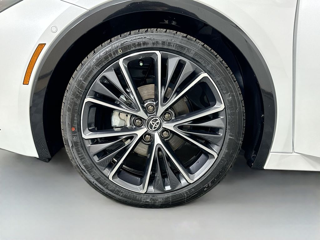 Thumbnail: 2025 Toyota Prius - 31